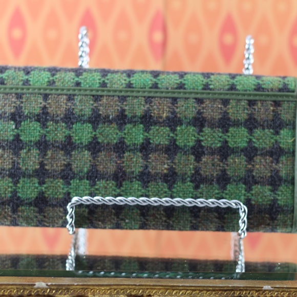 LOFT Green Fabric Wallet - Picture 3 of 10